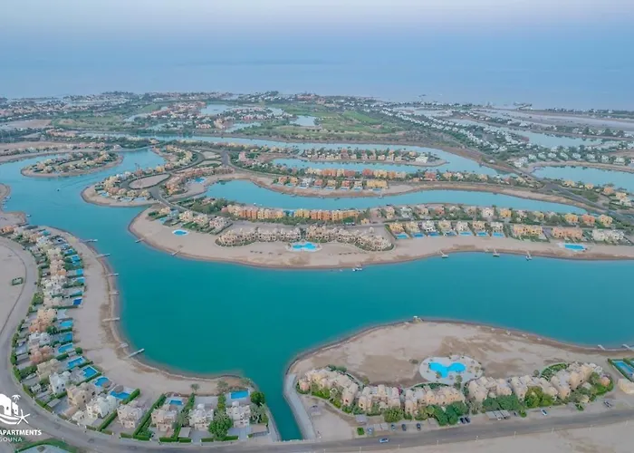Elegant With A Star-shaped Swimming Pool In West Golf El Gouna & Lagoon فيلة الغردقة