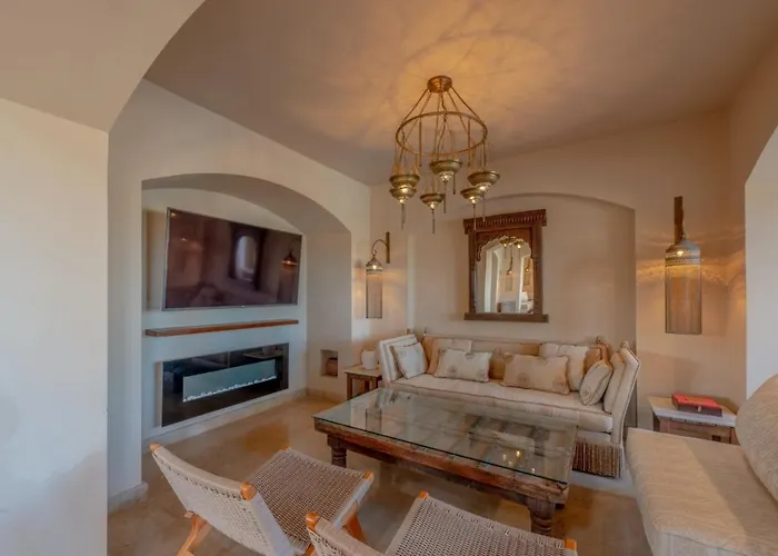 Elegant With A Star-shaped Swimming Pool In West Golf El Gouna & Lagoon فيلة الغردقة