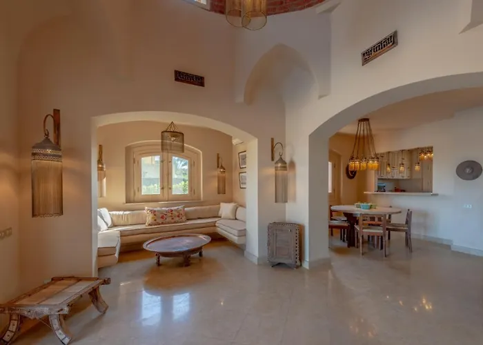 Elegant With A Star-shaped Swimming Pool In West Golf El Gouna & Lagoon فيلة
