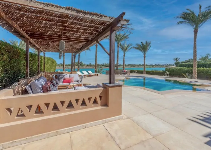 Elegant With A Star-shaped Swimming Pool In West Golf El Gouna & Lagoon